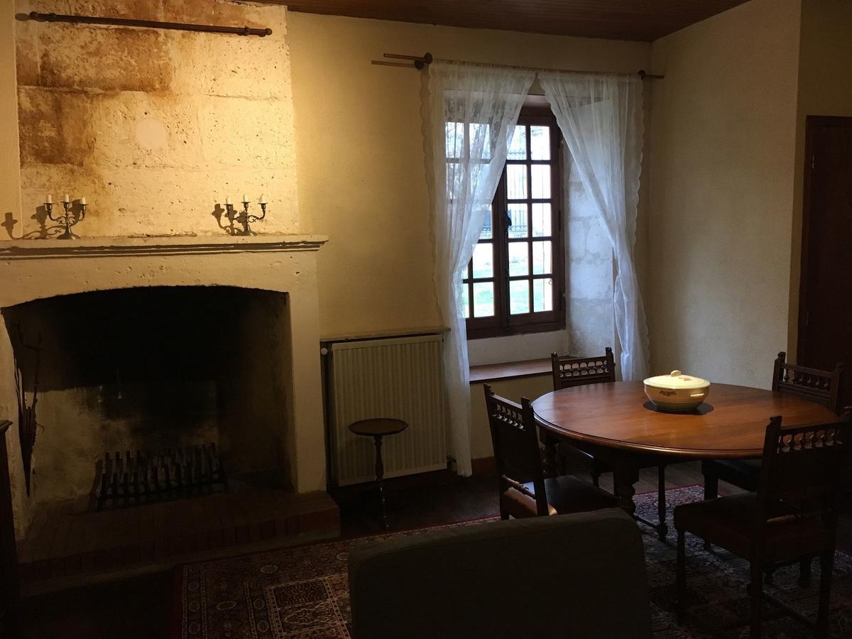 Au Pied Du Chateau Bourdeilles Bagian luar foto