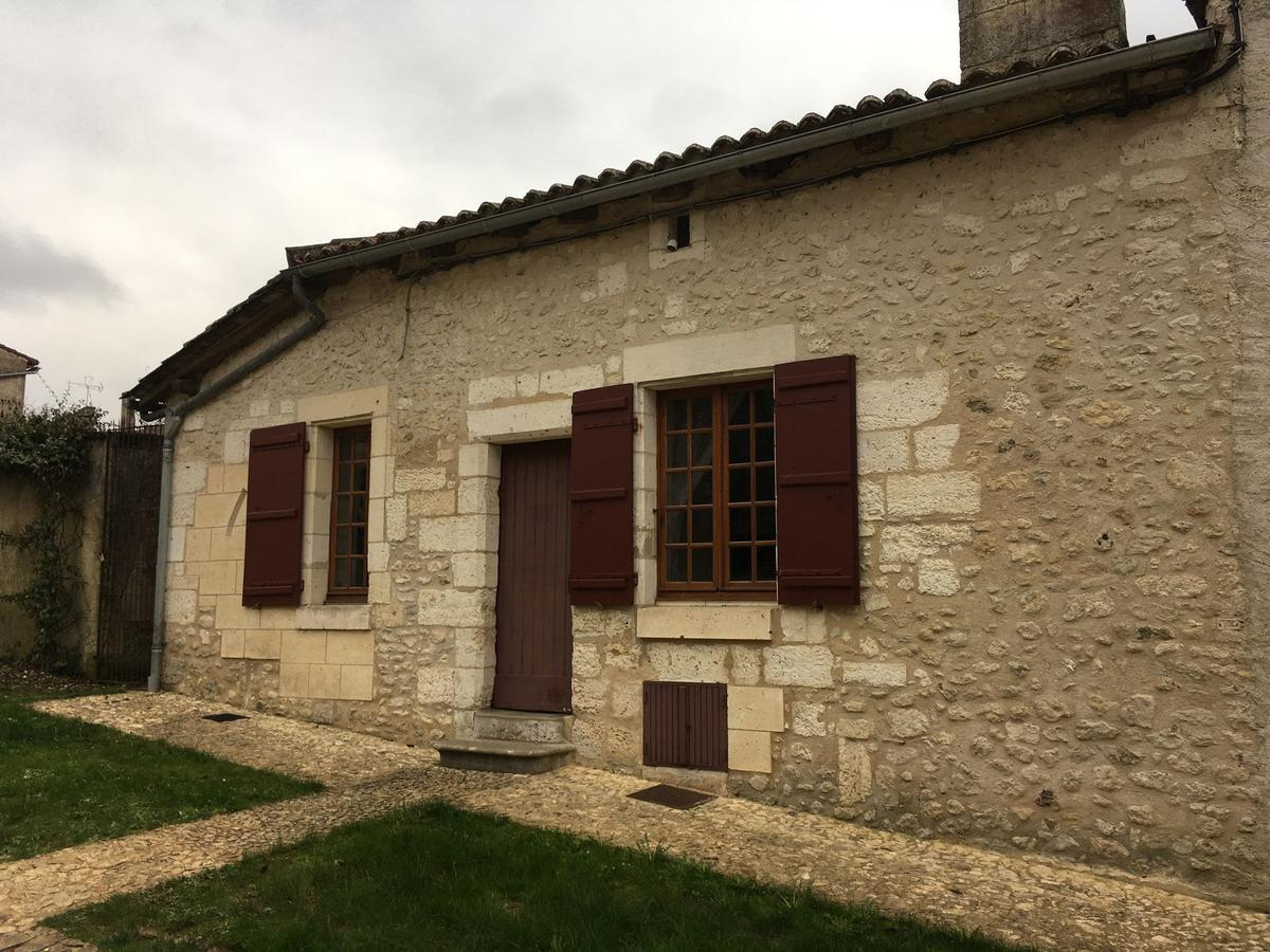 Au Pied Du Chateau Bourdeilles Bagian luar foto